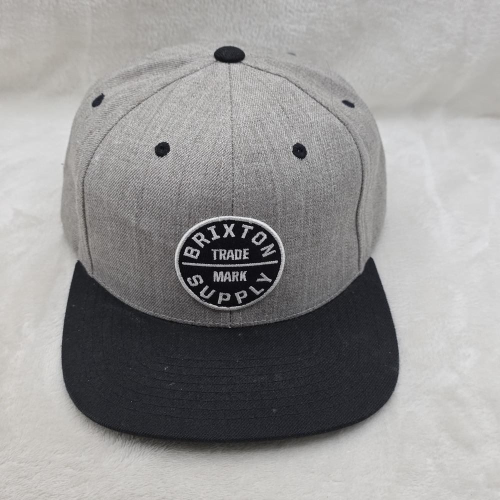Brixton Supply Hat Cap Snap Back Mens Gray Black Flat Brim Adjustable Skate Surf
